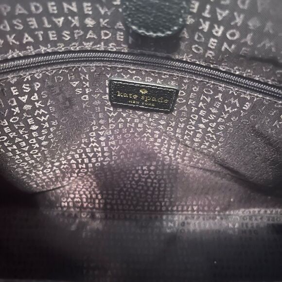 Kate Spade Black and Cream Shoulder Bag with Modern Elegance - Picture 6 of 16